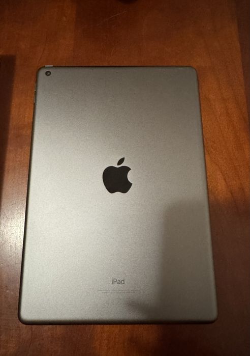Vendo iPad 9th Gen (Wi-Fi) Space Gray 64GB (Como Novo)