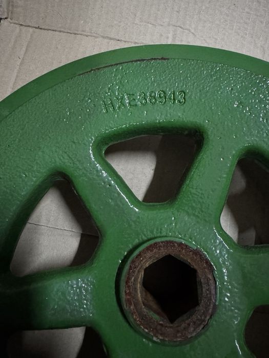 Ремінь новий, пас комбайна John deere s690. Фільтр, шків привода жатки