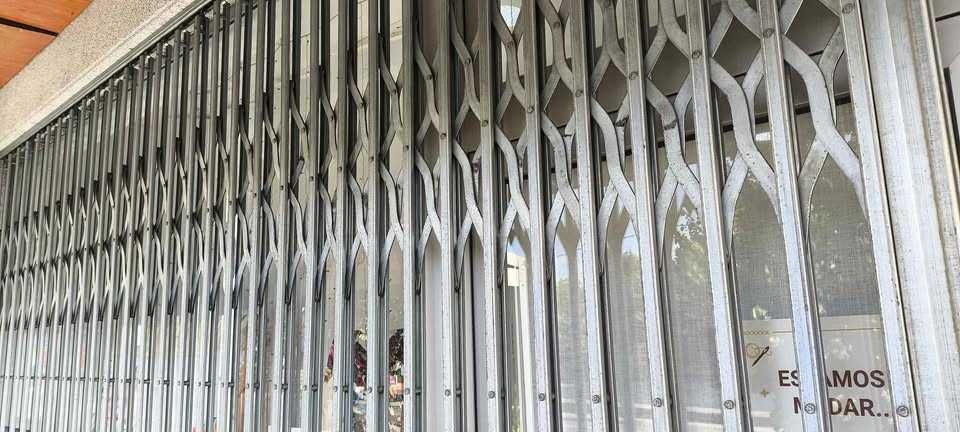 Grade de proteção de loja/ montra