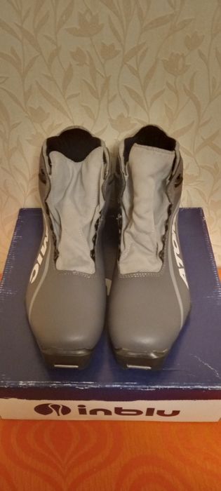 Новые ботинки ATOMIC TX10 для беговых лыж. Размер 41 ( 26 см).