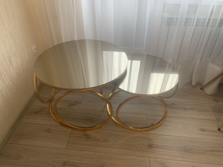 Два столика можна окремо