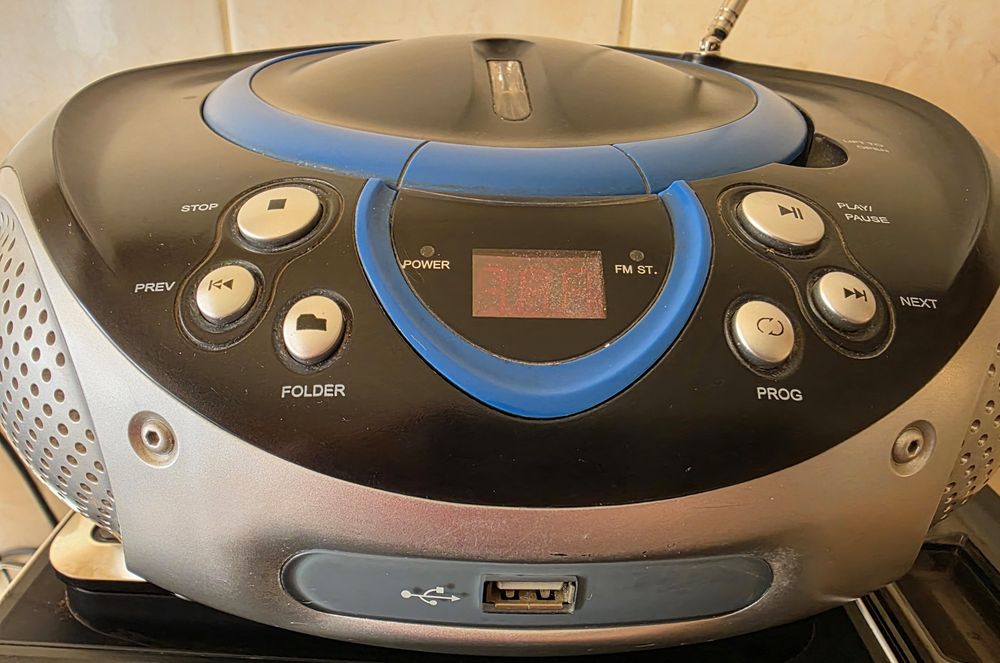 Radio CD z wejściem USB