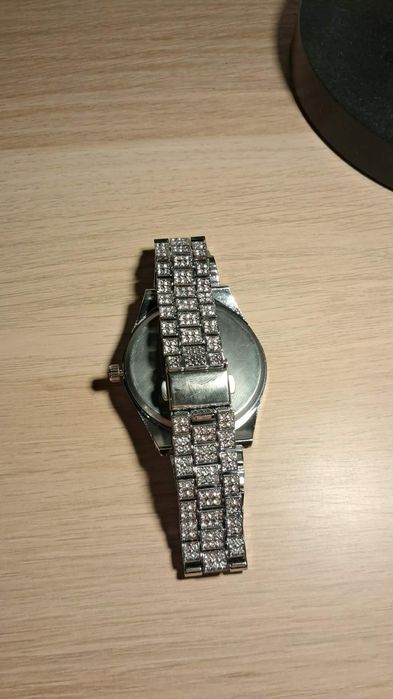 Zegarek iced out zielony