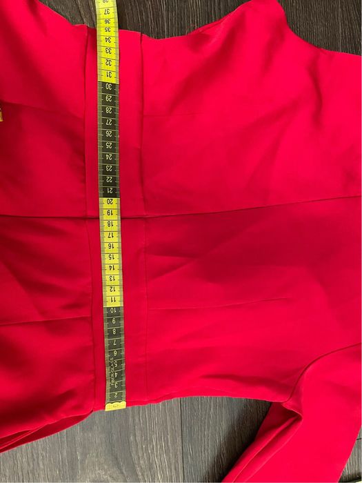 Ефектний червоний комбінезон на одне плече з одним рукавом, розмір S-M