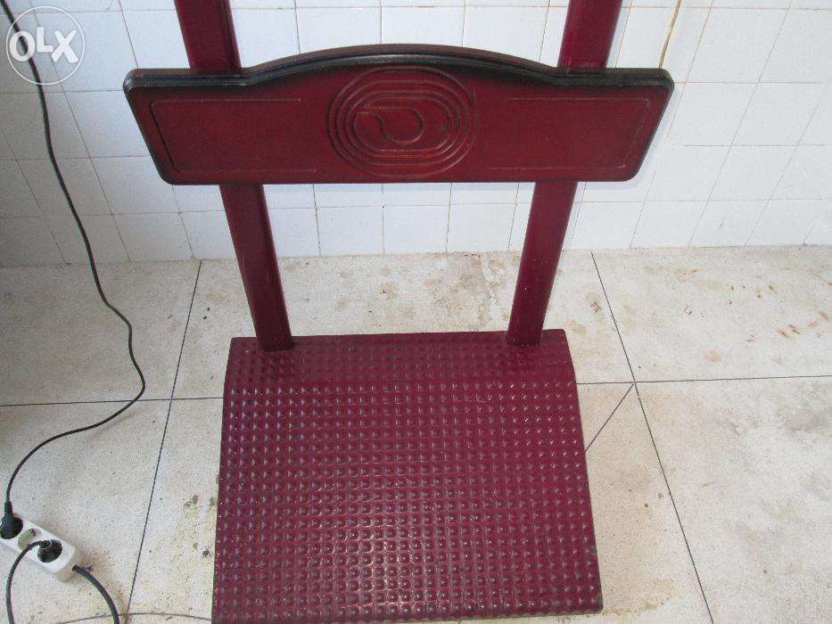 Máquina setas marca covielsa com suporte