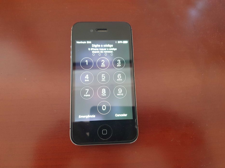 Old Black iPhone Mobile Phone64737985733507124