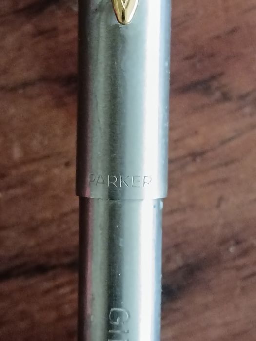 Caneta- esferográfica Parker de 4 cores