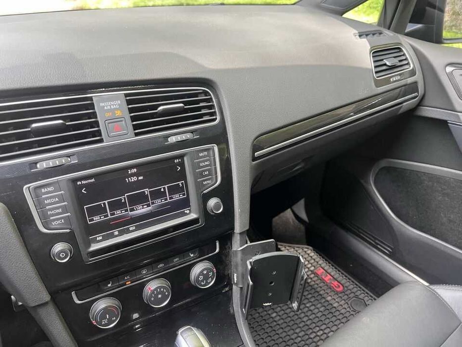 2017 Volkswagen Golf SEL