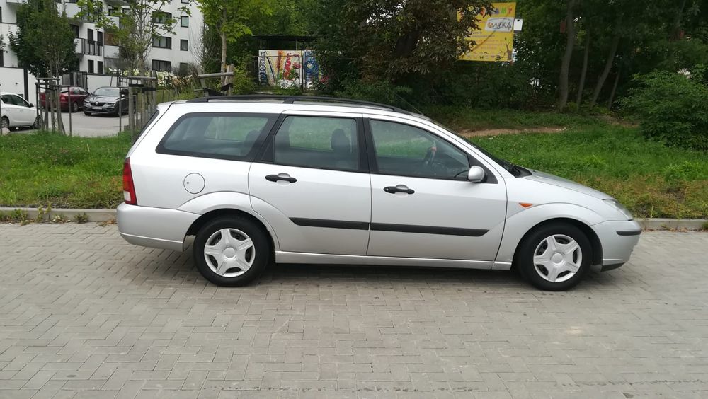 Sprzedam Forda Focusa 1.8 diesel dobry motor auto w kombi