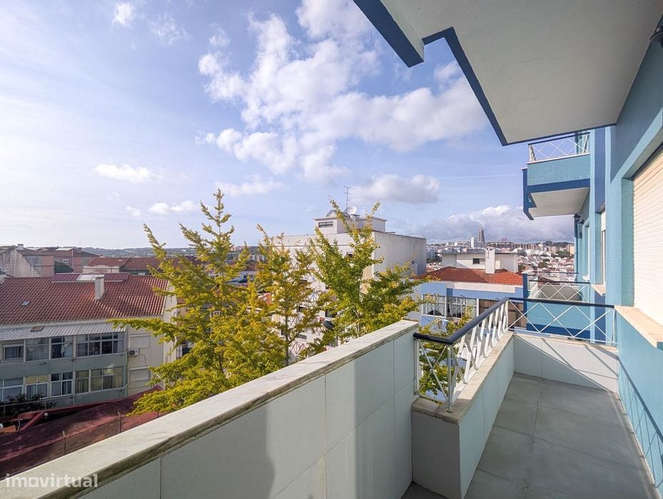 T3 Almada com Varanda