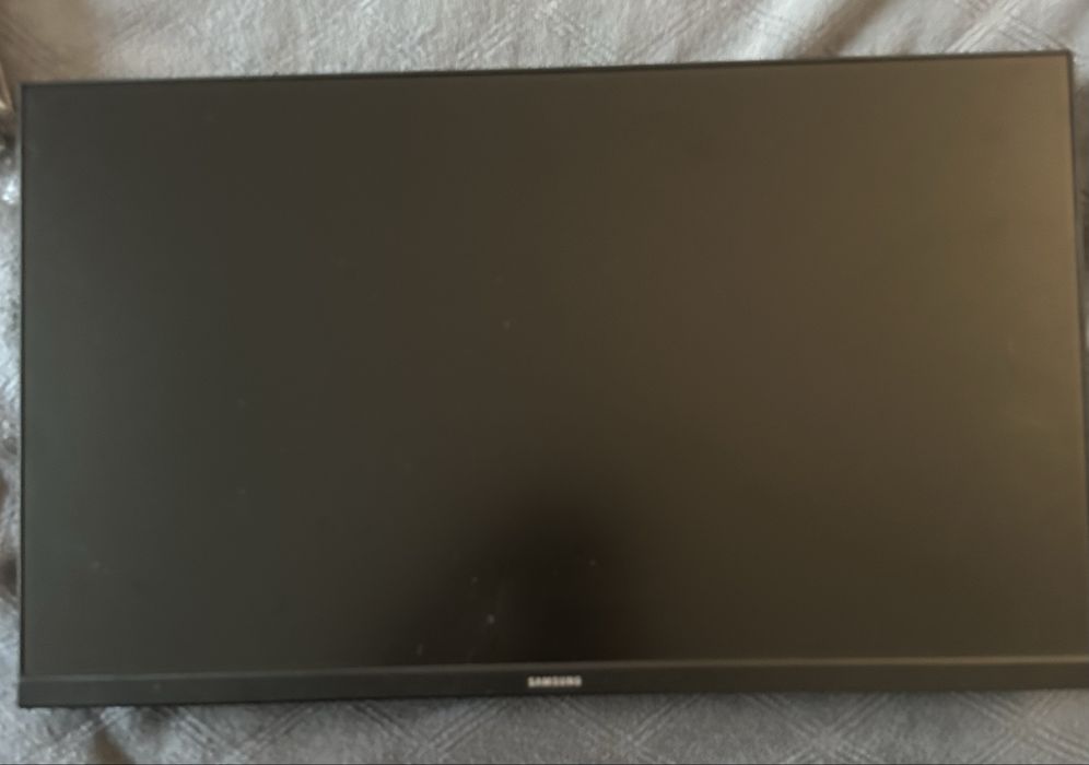 Samsung Odyssey G3 24” (F24G35TFW).