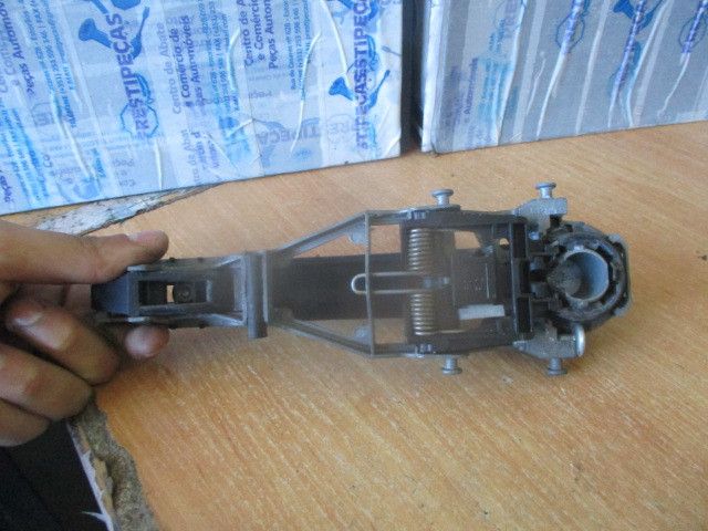 Puxador porta trás direito SKODA Octavia I Break (1U5)