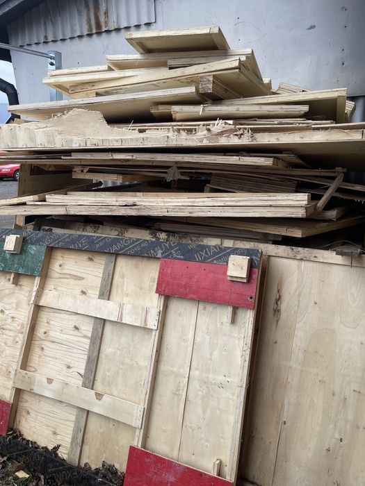 Sklejka z rozbiórki skrzyń