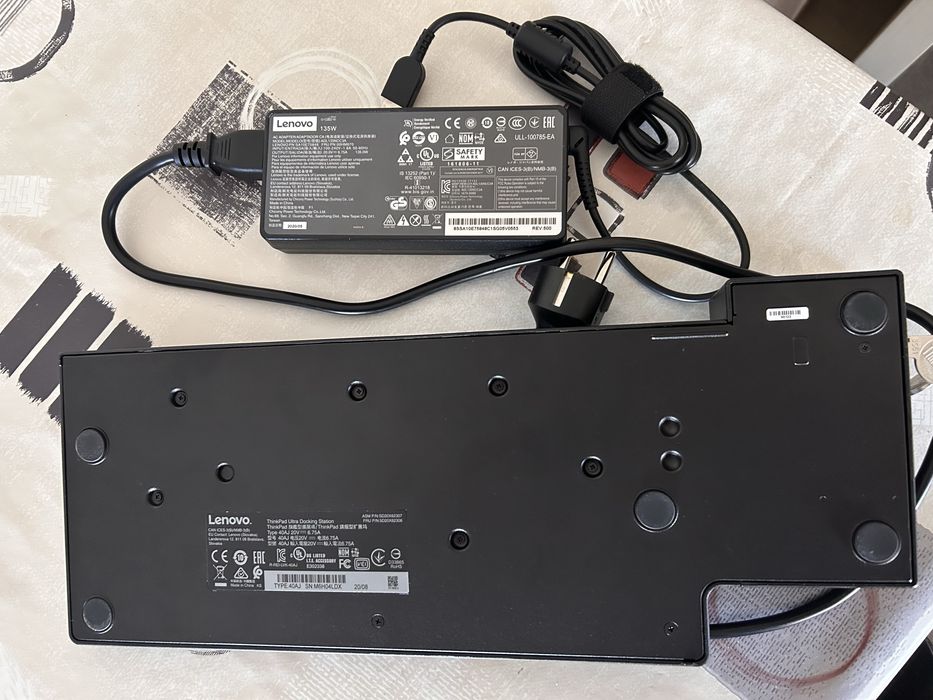 Docking station LENOVO Thinkpad com carregador