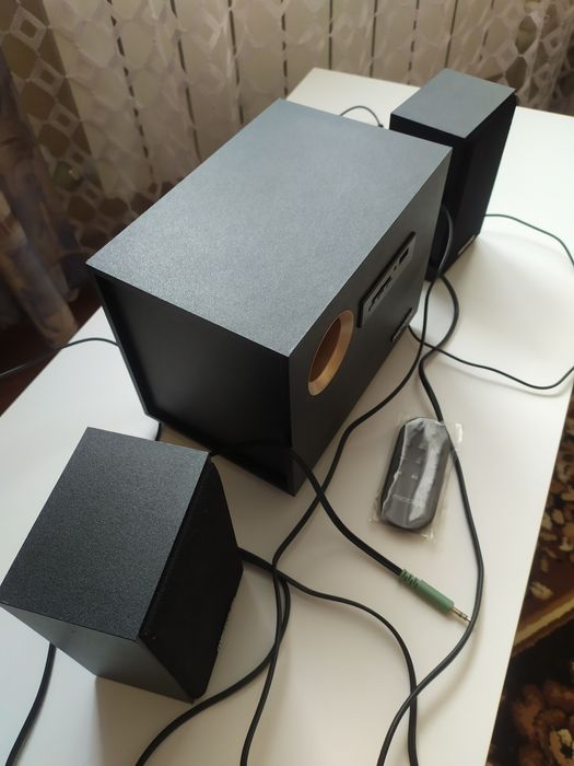 Акустическая система Microlab 2.1 , модель  М 105 R.