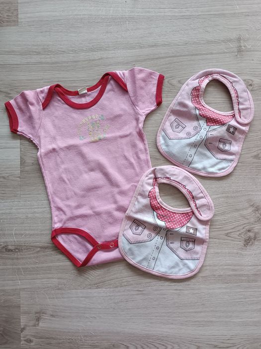 Zestaw ubranek niemowlęcych dla dziewczynki rozmiar 68
