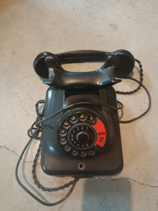Telefone fixo antigo