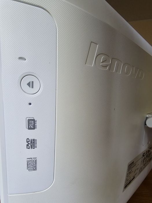 PC Lenovo all in one 1T disco. 8GB ram. Windows 11