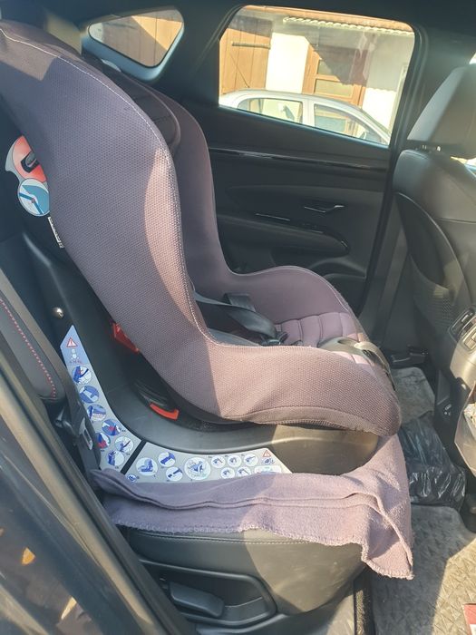 Fotelik isofix Chicco z funkcją spania 9-18