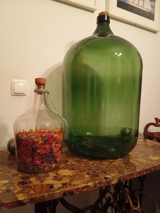 Garrafão de 60l com dezenas de anos