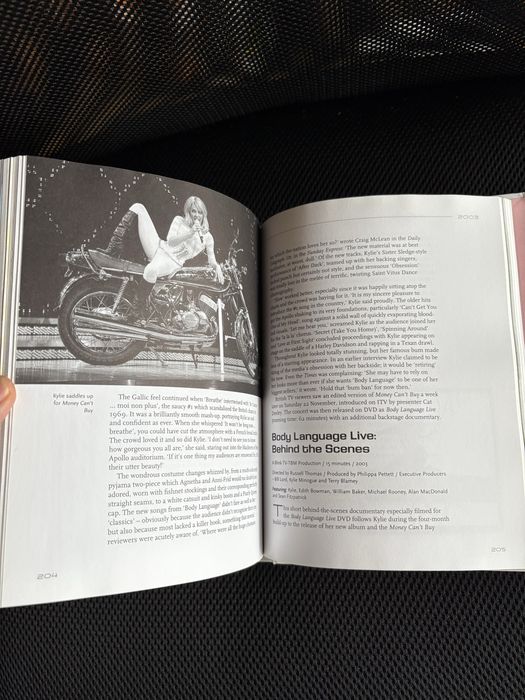 Livro “The Complete Kylie” por Simon Sheridan