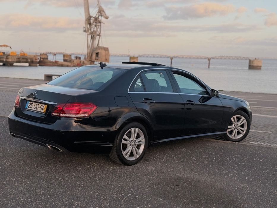 Mercedes-Benz E250 só 82.000 kms Nacional