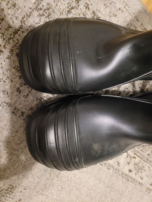 Kalosze z metalowym noskiem