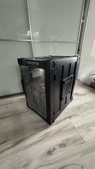 Lodówka Monster Energy