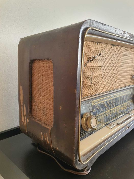 Rádio antigo de coleção - Körting Novum