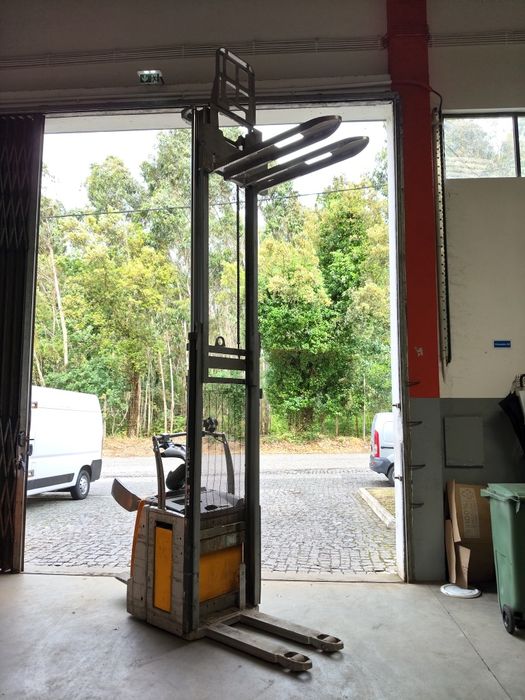 1750€+IVA ,  Stacker Still ,2000kg ,Elev 3,60mt,(  Empilhador Porta Paletes  )