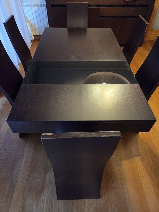 Vendo mesa com cadeiras