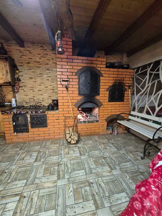 Продається діючий відпочинковий комплекс в горах в с. Грушево.