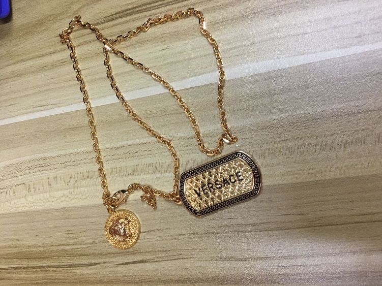 Wisiorek łańcuszek blaszka versace