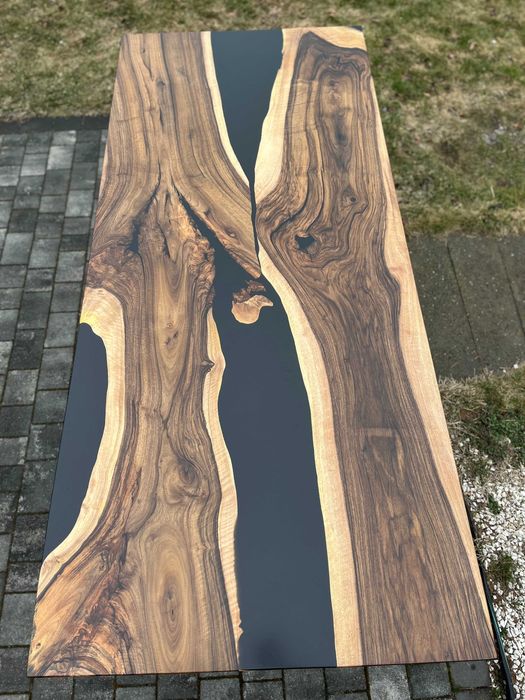 Drewniany duży stół do jadalni orzech włoski żywica epoksydowa #138