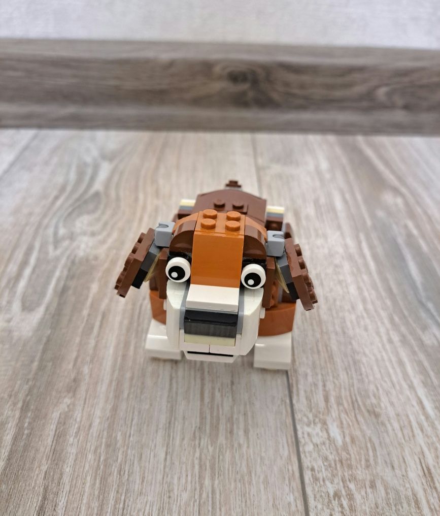 Lego Creator 31044 700 .