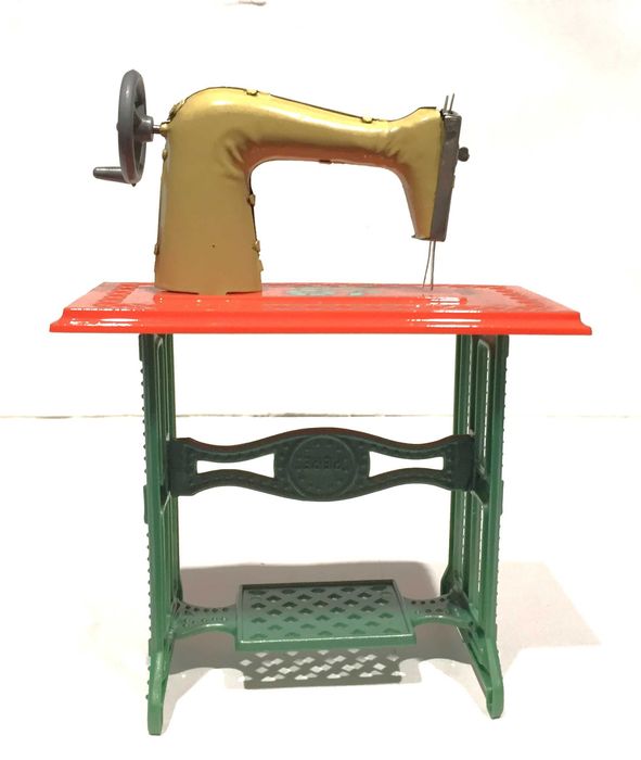 Máquina de costura  antiga da PEPE -  Estado de nova