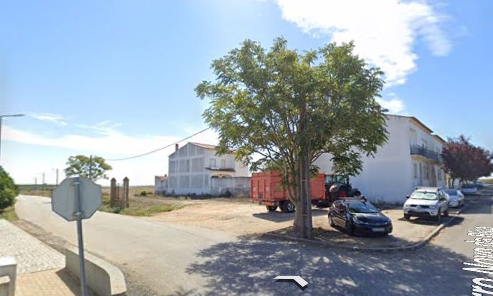 Vende-se terreno para construção  (urbano) em Cuba ( Alentejo)