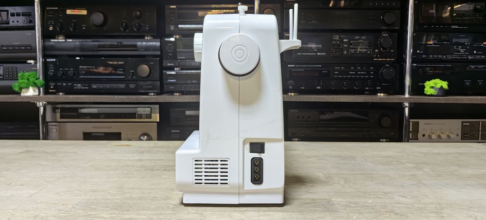 Швейна машинка Singer 1409