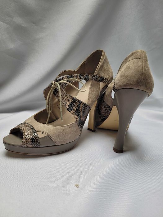 Buty Autograph beżowo - wężowe rozmiar 40,5