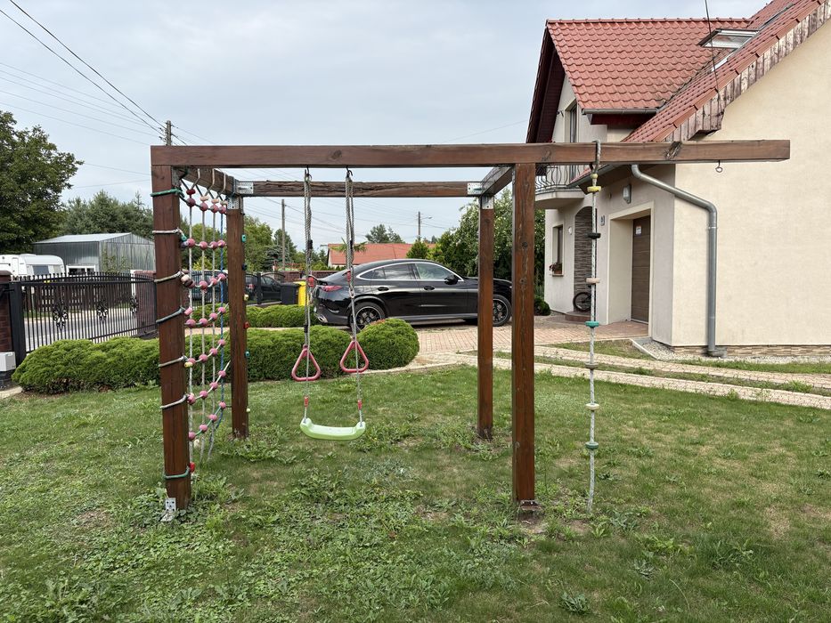 Ogrodowy plac zabaw drewniany