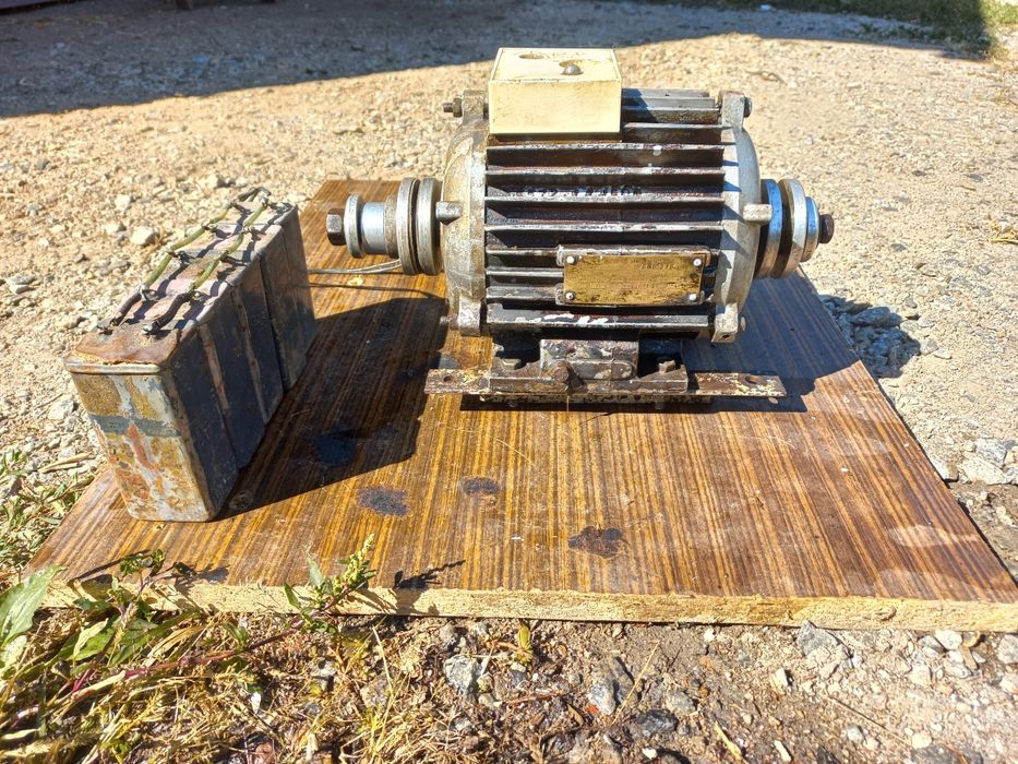 Продам точило на два камня