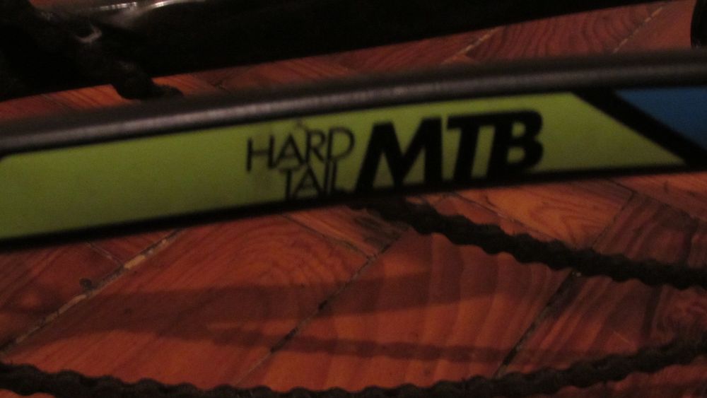 Quadro + suspensão frente + pedal lado direito + guiador com travagem