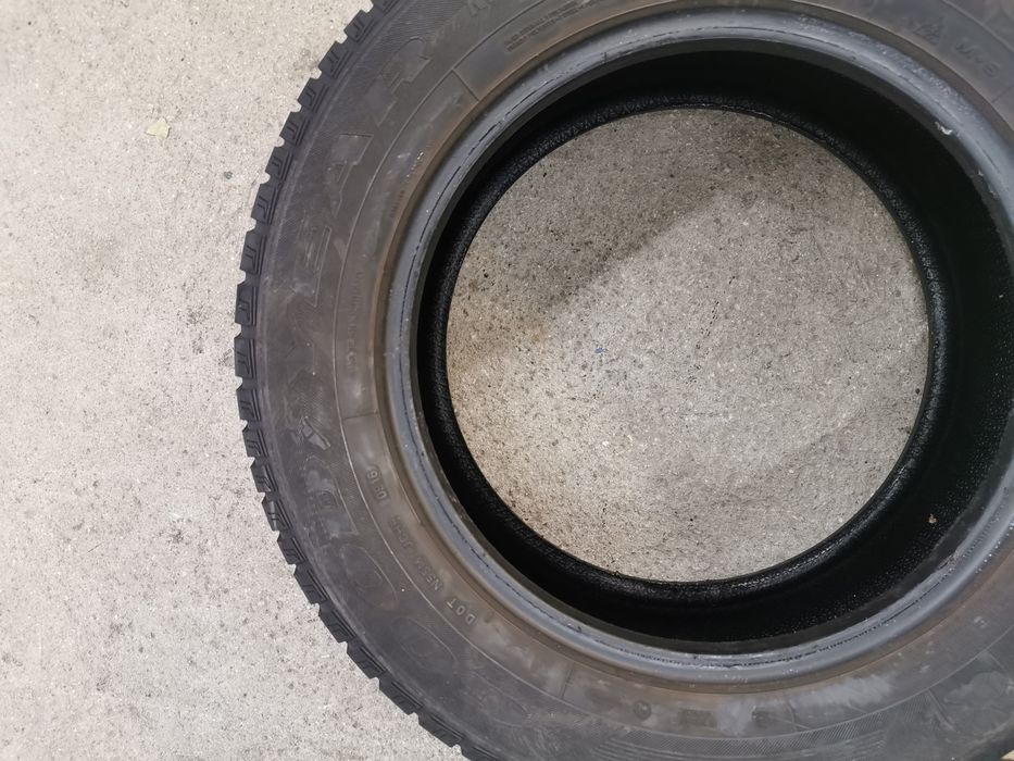 Para opon 215/60R16 Goodyear Vector 4Seasons z 2016r