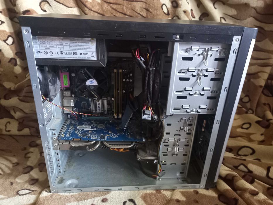 Системний блок + монитор