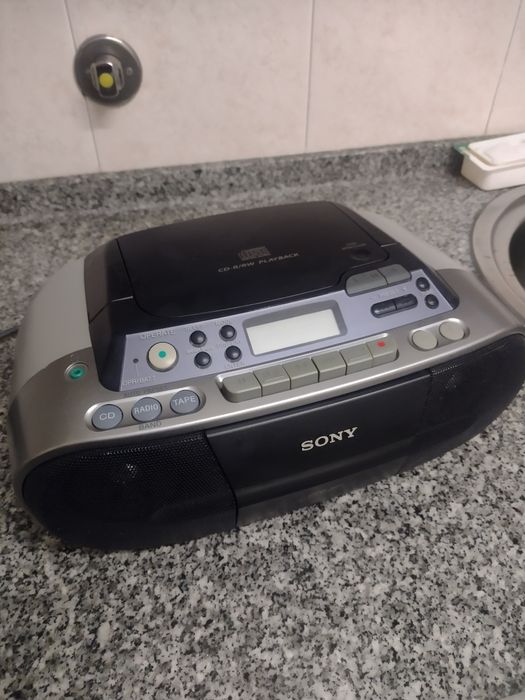 Radio CD K7 Sony impecável