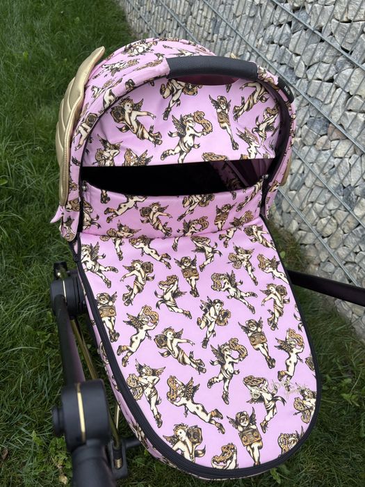 Gondola Jeremy Scott