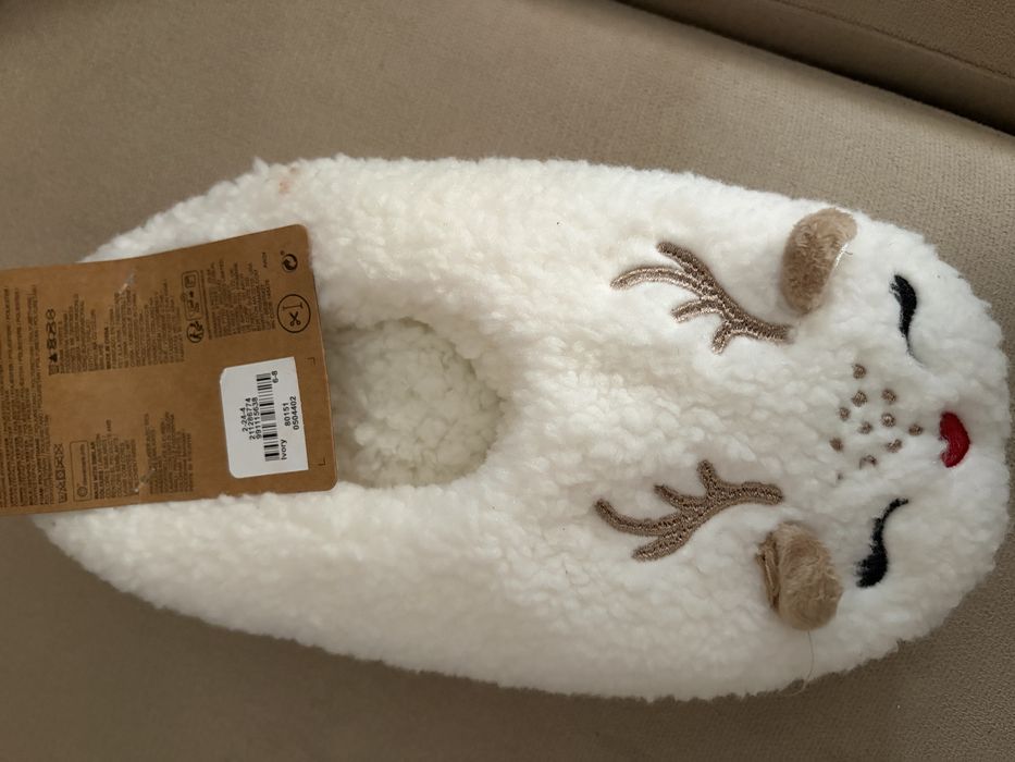 Pantufas novas com etiqueta