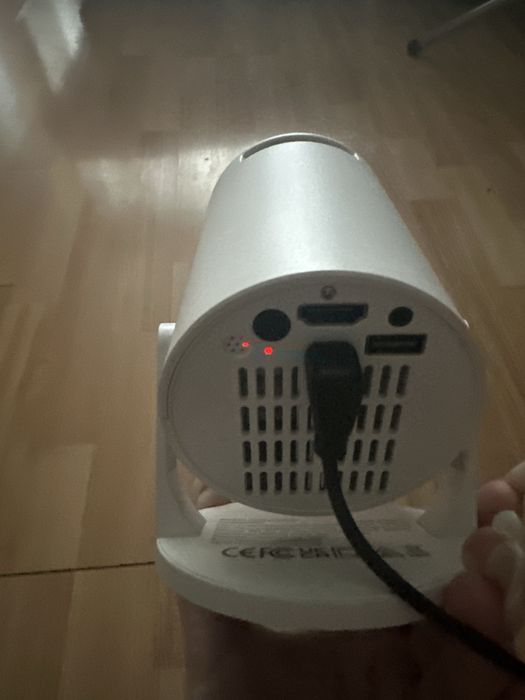 Проектор для домашнього кінотеатру