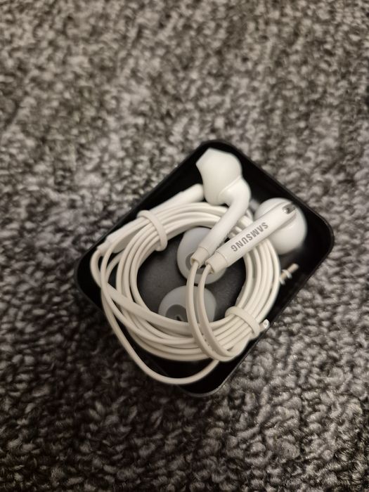 Nowe słuchawki białe samsung