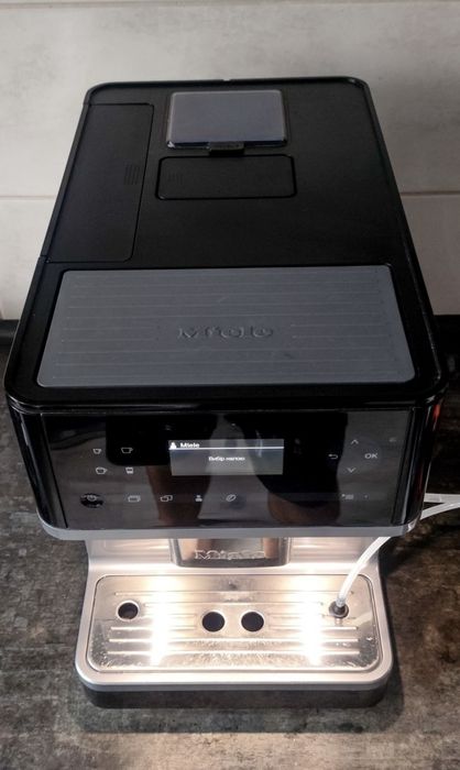 Кавомашина Miele CM 6300